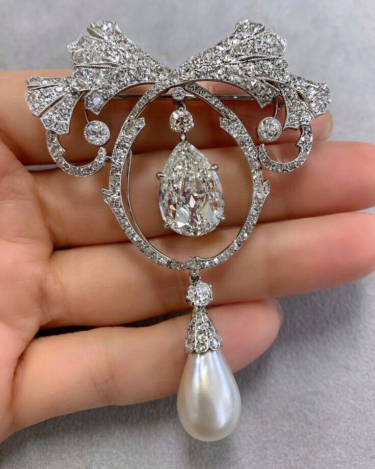 Fresh Water Cultured Pearl Brooch Handmade Luxury High Jewelry 925 Fine Silver